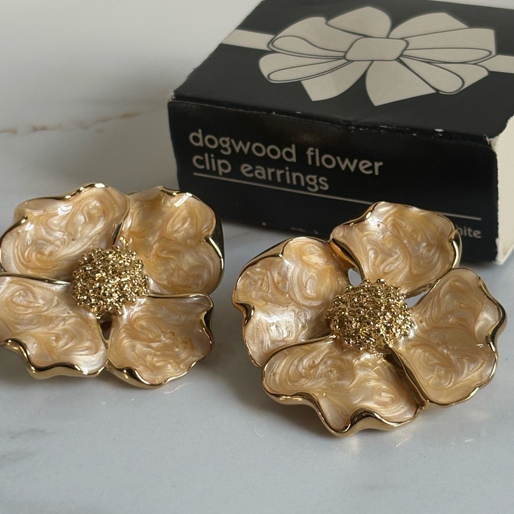 Vintage 1993 Avon Dogwood Flower Clip-On Earrings NIB Pearlized Champagne Gold